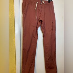 Vuori men’s straight leg drawstring zipper medium